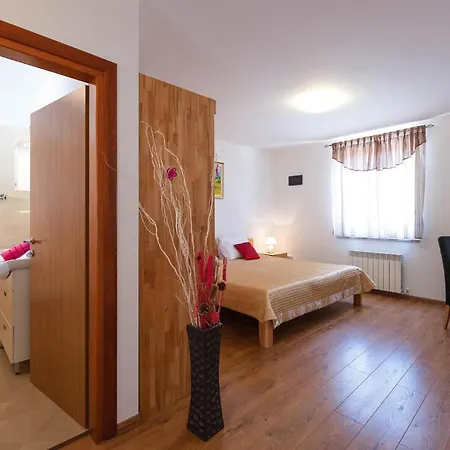 Stunning In Hr-52215 With Wifi Holiday home Vodnjan