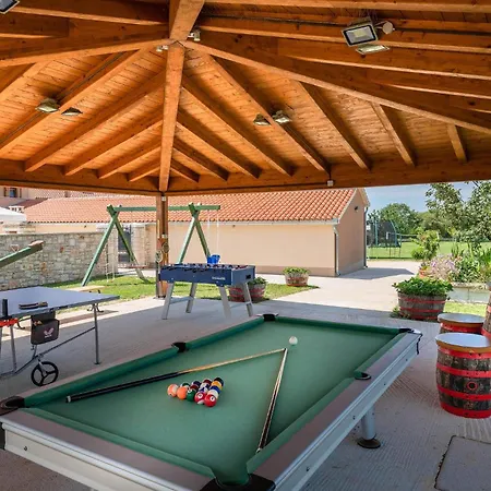 Stunning In Hr-52215 With Wifi Holiday home *