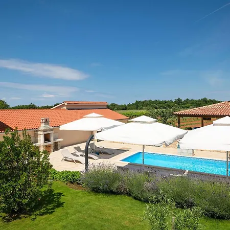 Stunning In Hr-52215 With Wifi Holiday home *