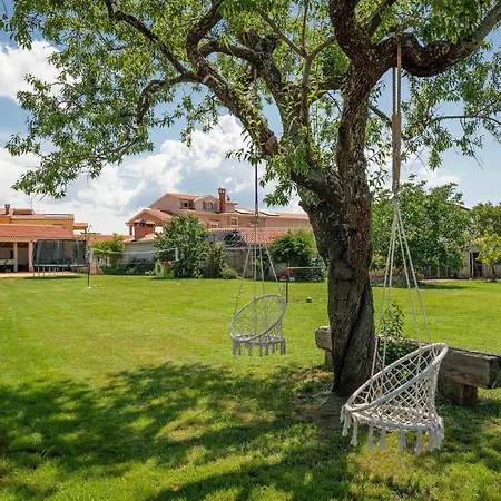 Holiday home Stunning In Hr-52215 With Wifi