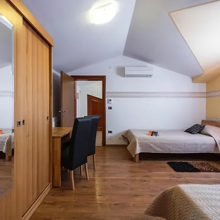Stunning In Hr-52215 With Wifi * Vodnjan